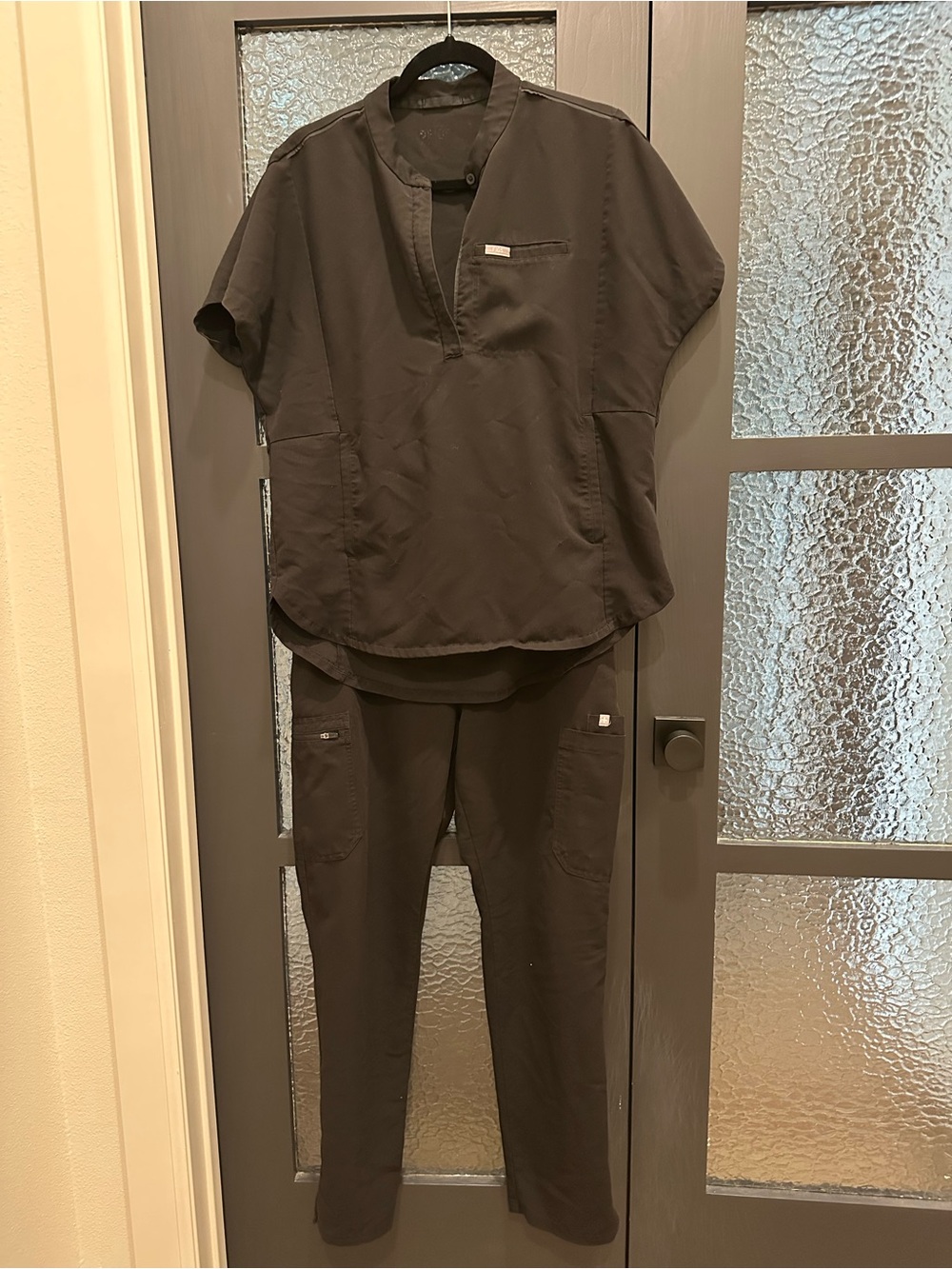 FIGS Black Scrub Set Montex Top + Yola Skinny Pants Women’s Medium